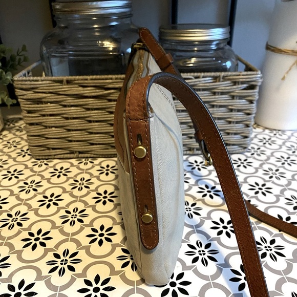 Fossil Leather Crossbody purse - Picture 8 of 16